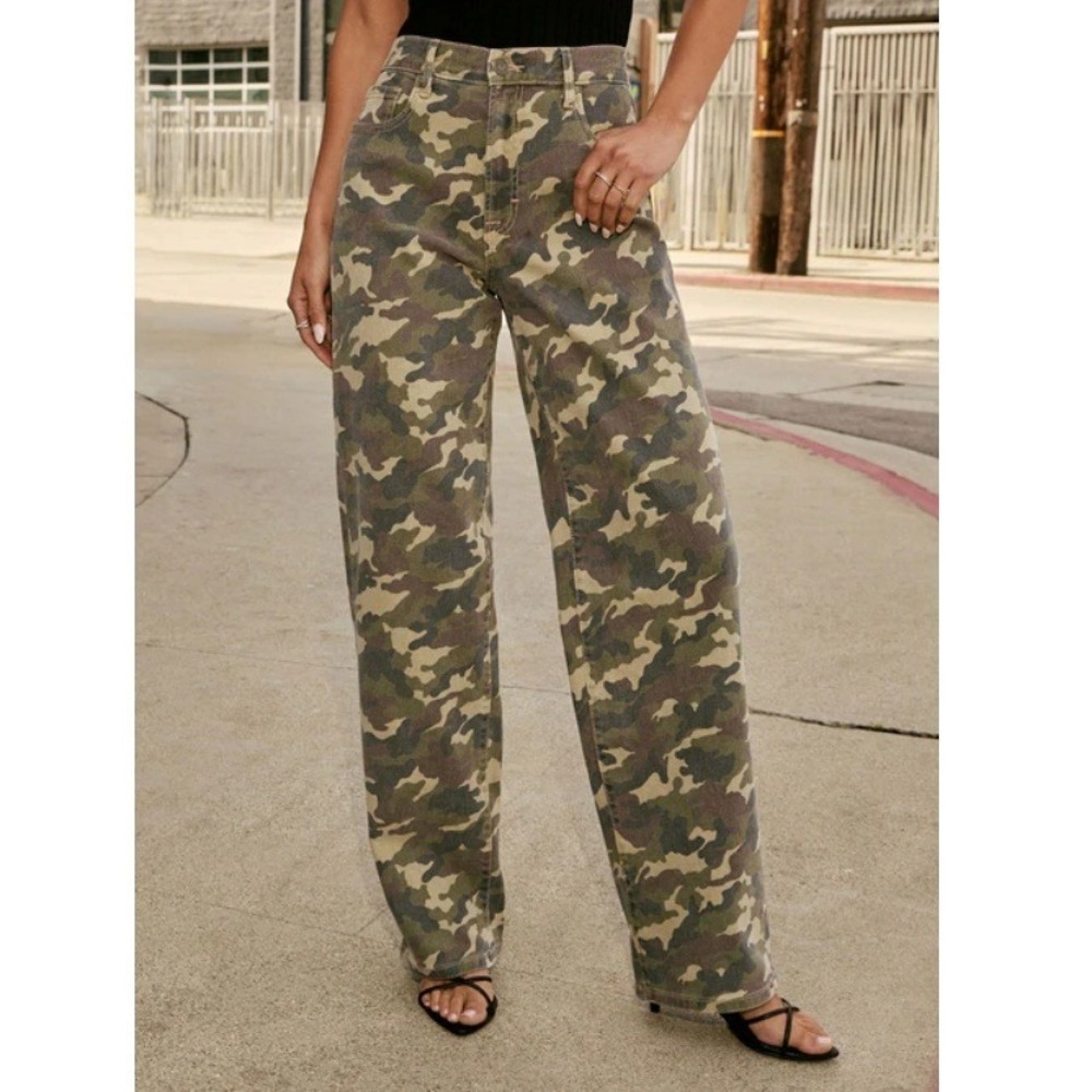 Straight Leg Camouflage Jeans - Women